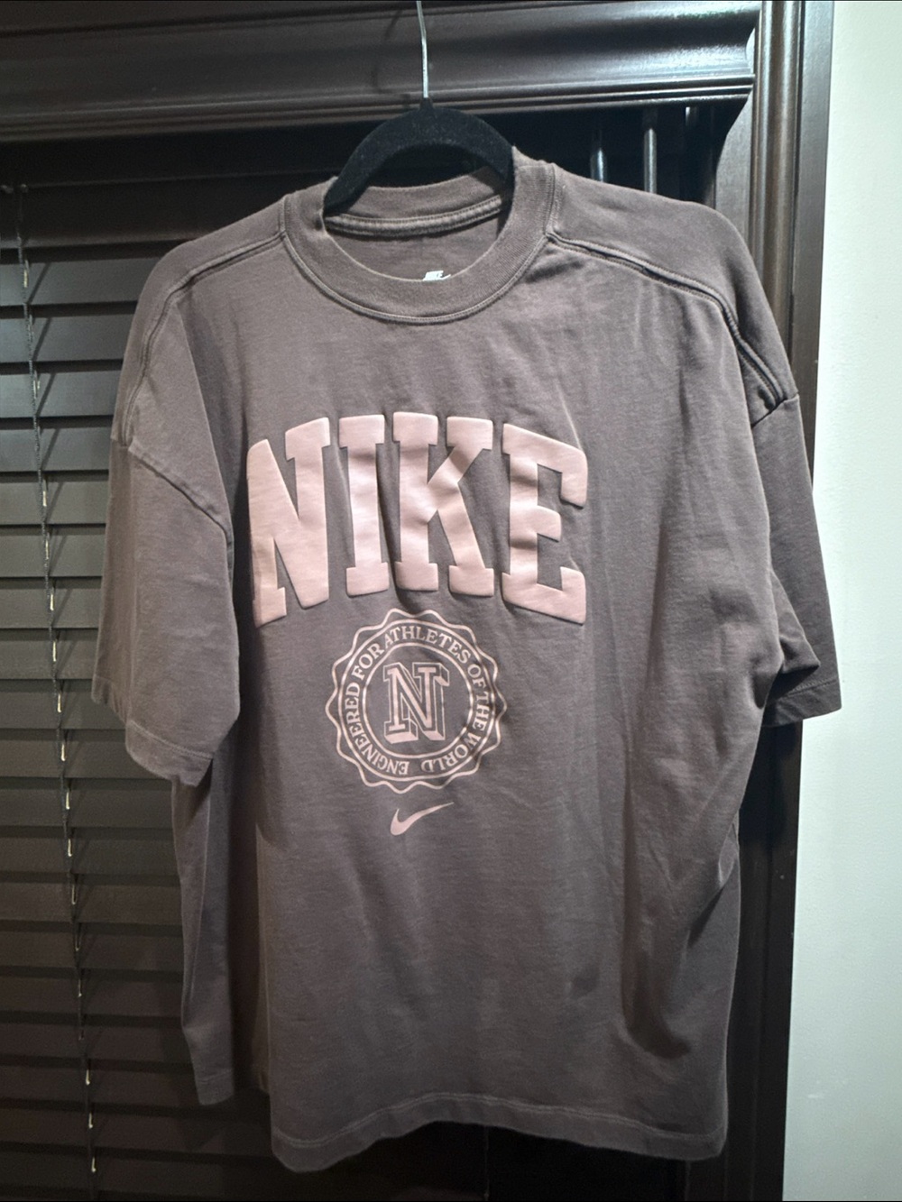 Nike Brown Short Sleeve Tee with Light Pink Logo